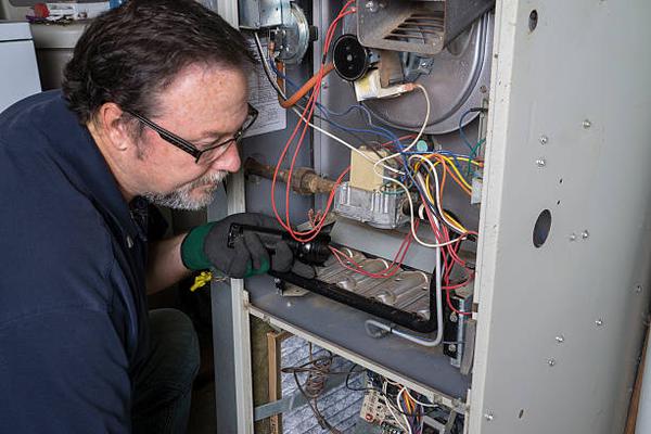 The Latest Trends in HVAC Technology and Contractor Services